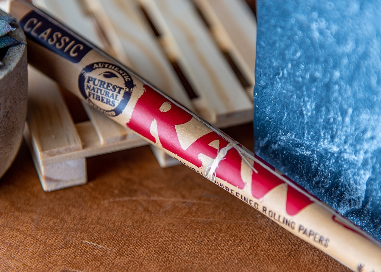 RAW Emperador 8" Pre-Rolled Cone image 2