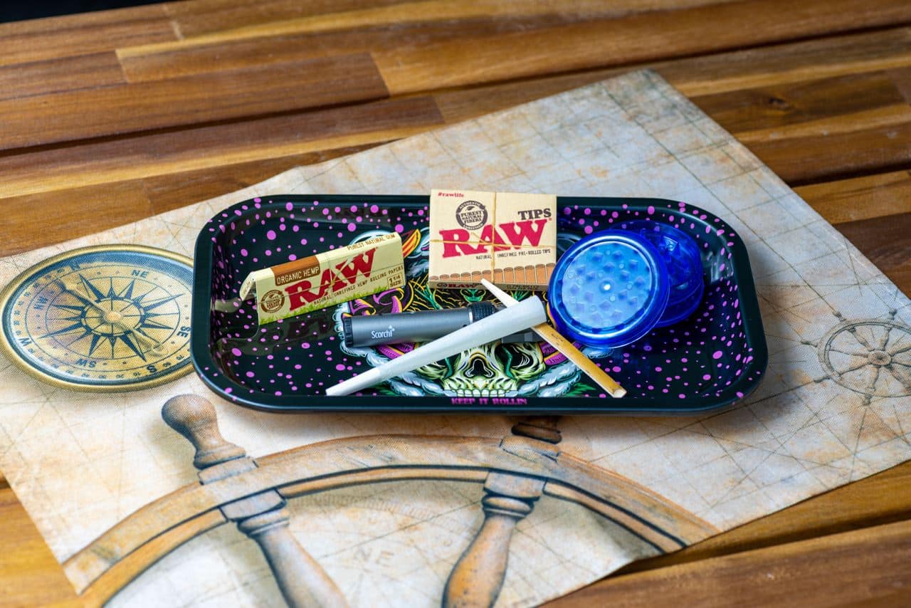 Alien Space Farmer Rolling Tray image 5