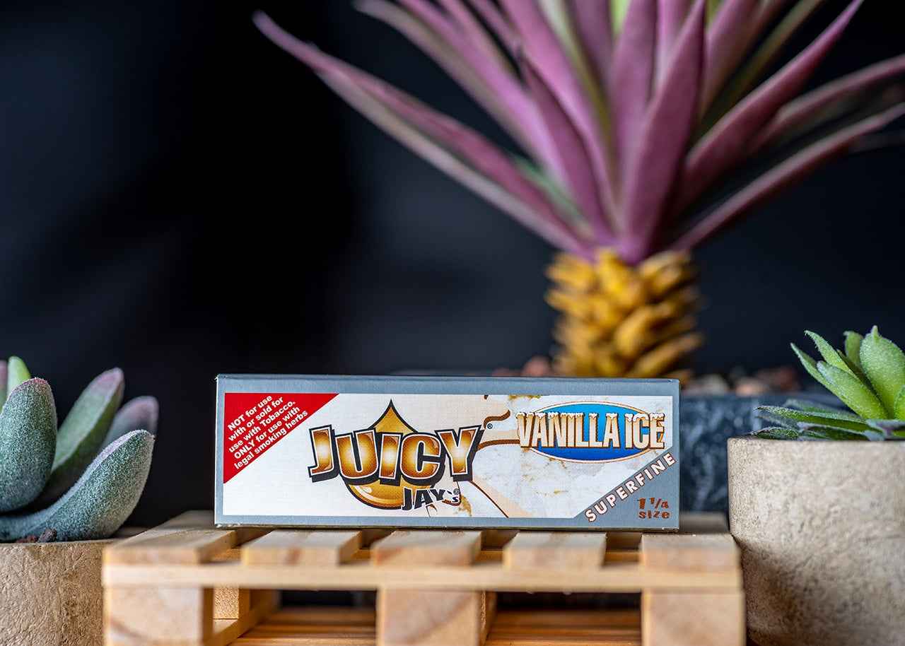 Juicy Jay's Super Fine Rolling Papers - Vanilla Ice - 1 1/4"