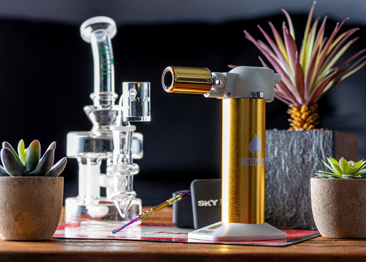 Newport Zero 6" Regular Torch Lighter - Gold Series image 6