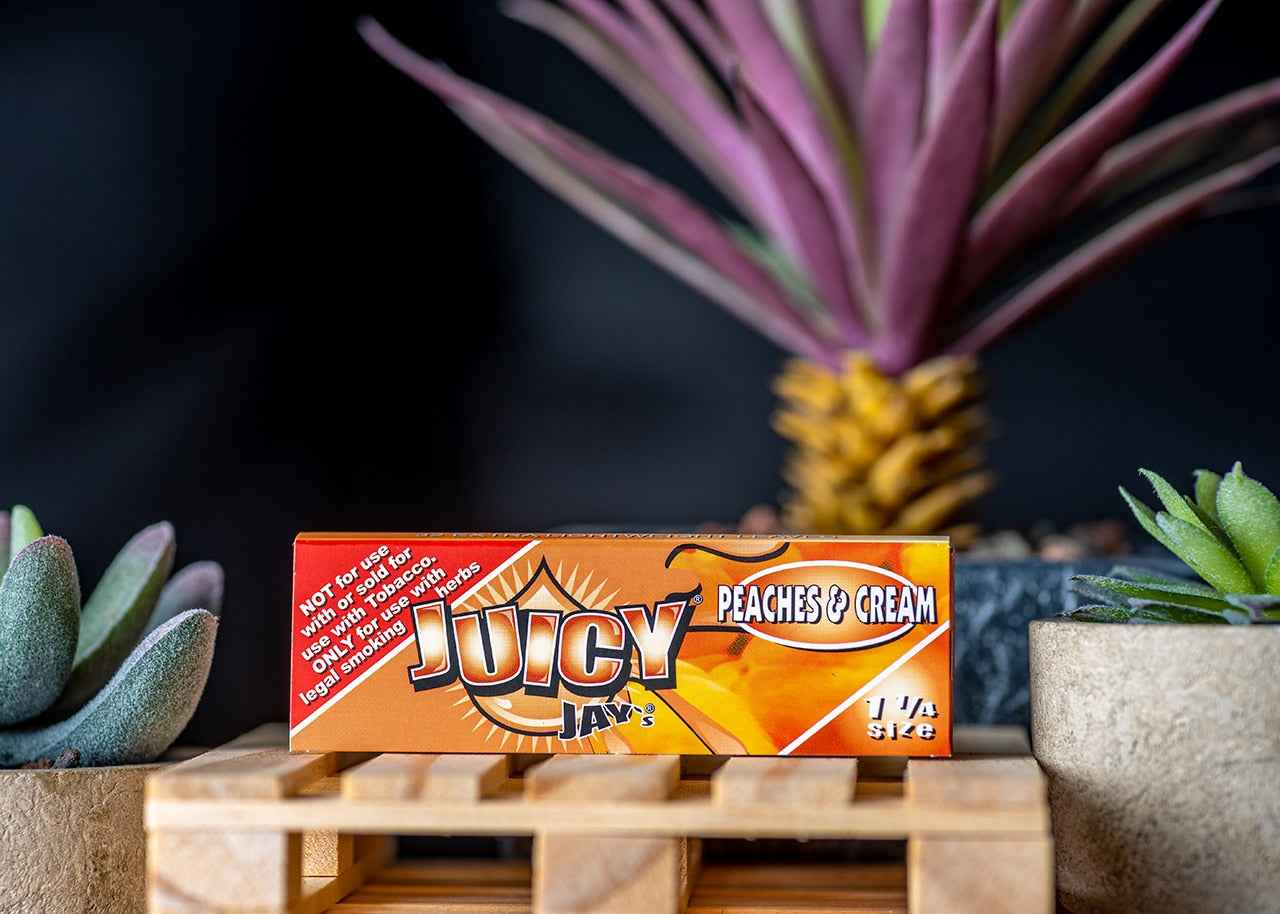 Juicy Jay's Rolling Papers - Peaches N Cream - 1 1/4"