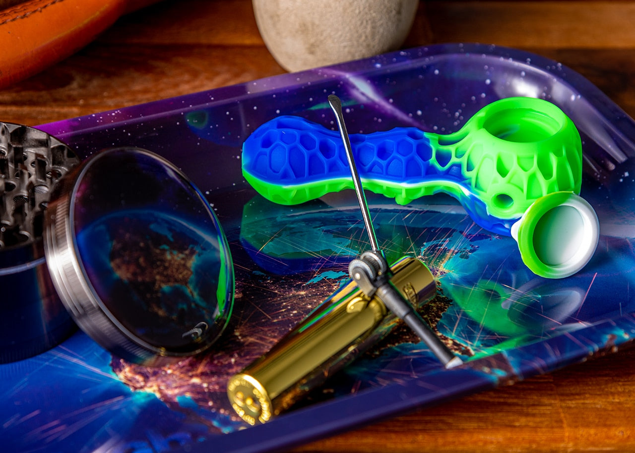 4.25" Honeybee Silicone Stash Pipe image 5