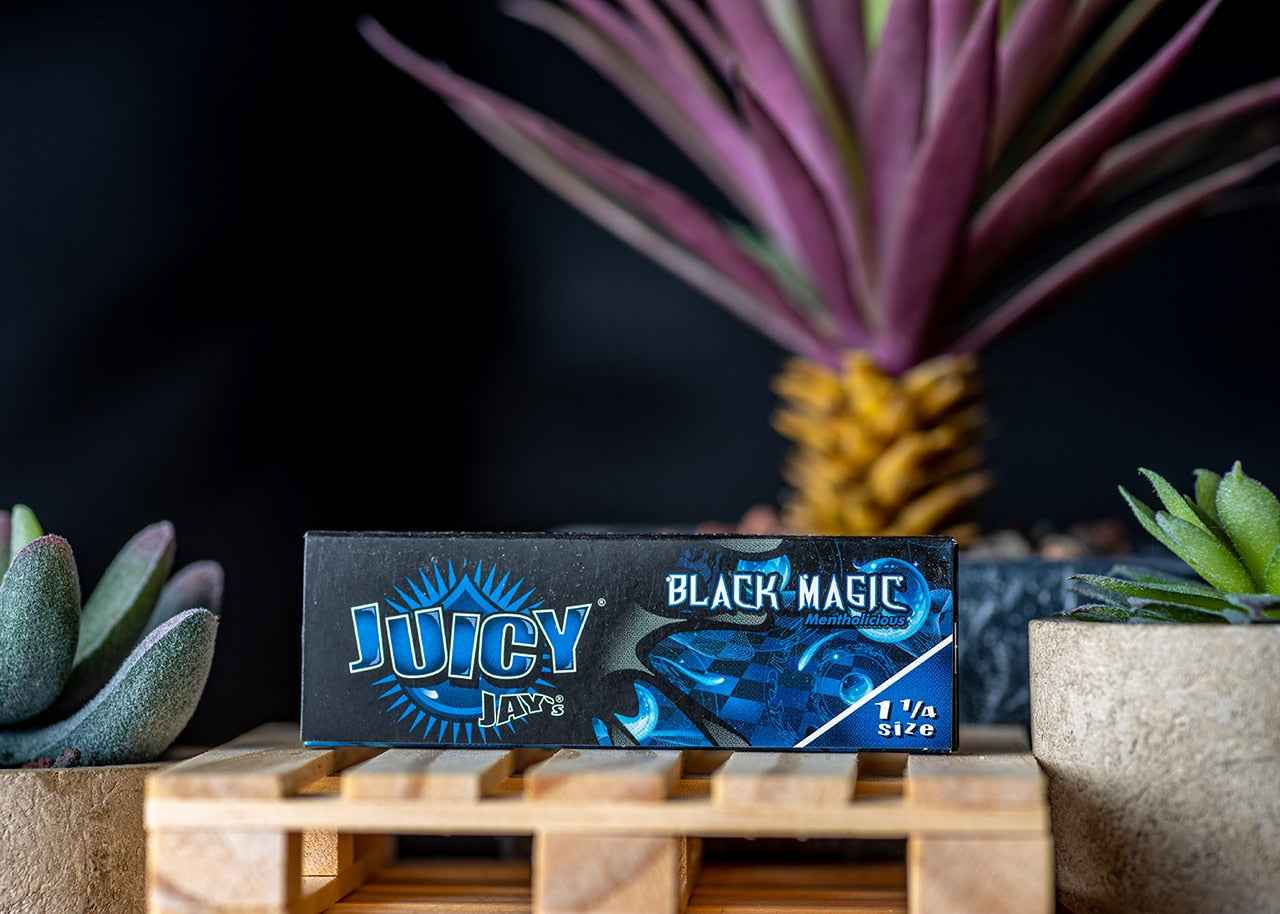 Juicy Jay's Rolling Papers - Black Magic - 1 1/4"
