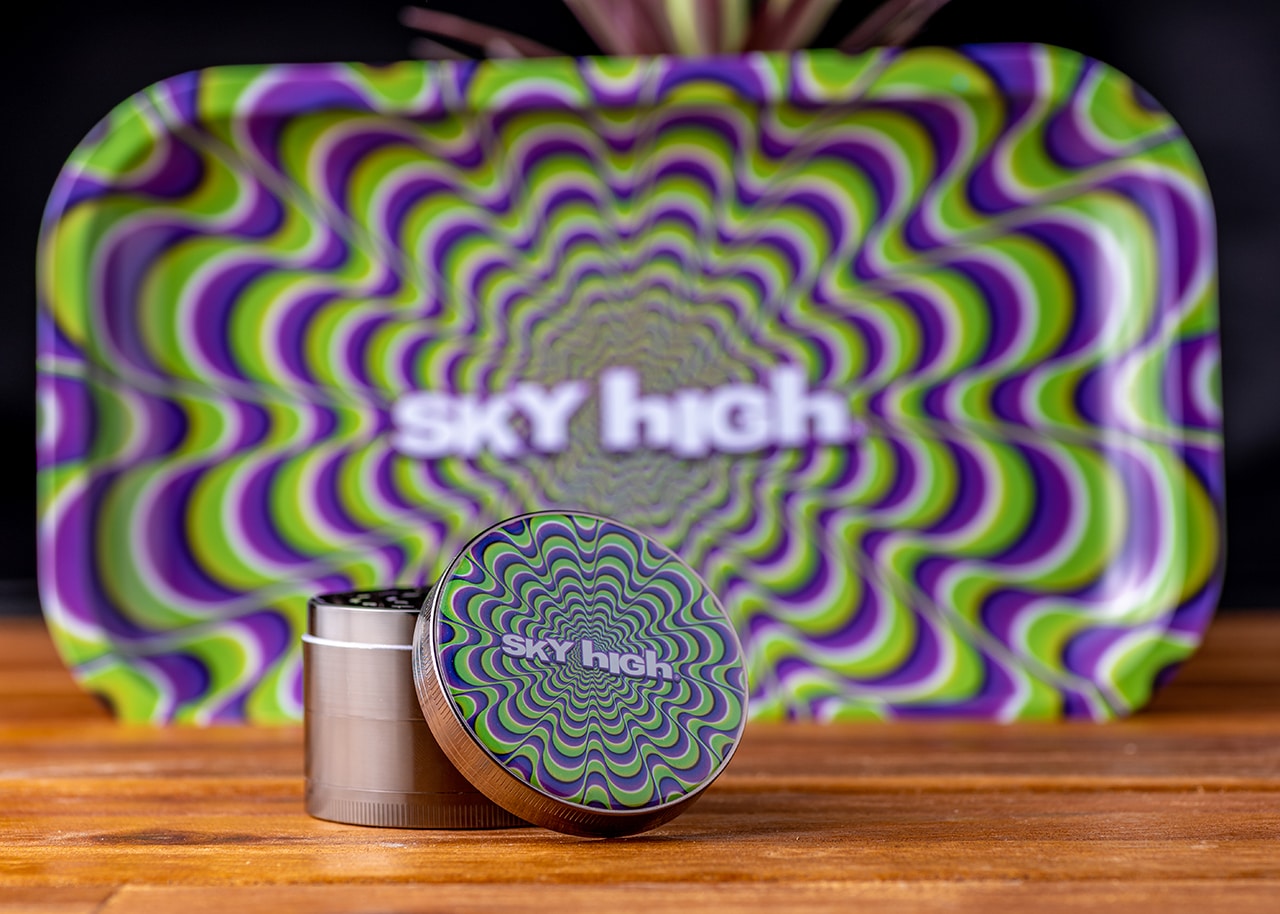 Sky High 4-Piece Herb Grinder - Trippy image 3