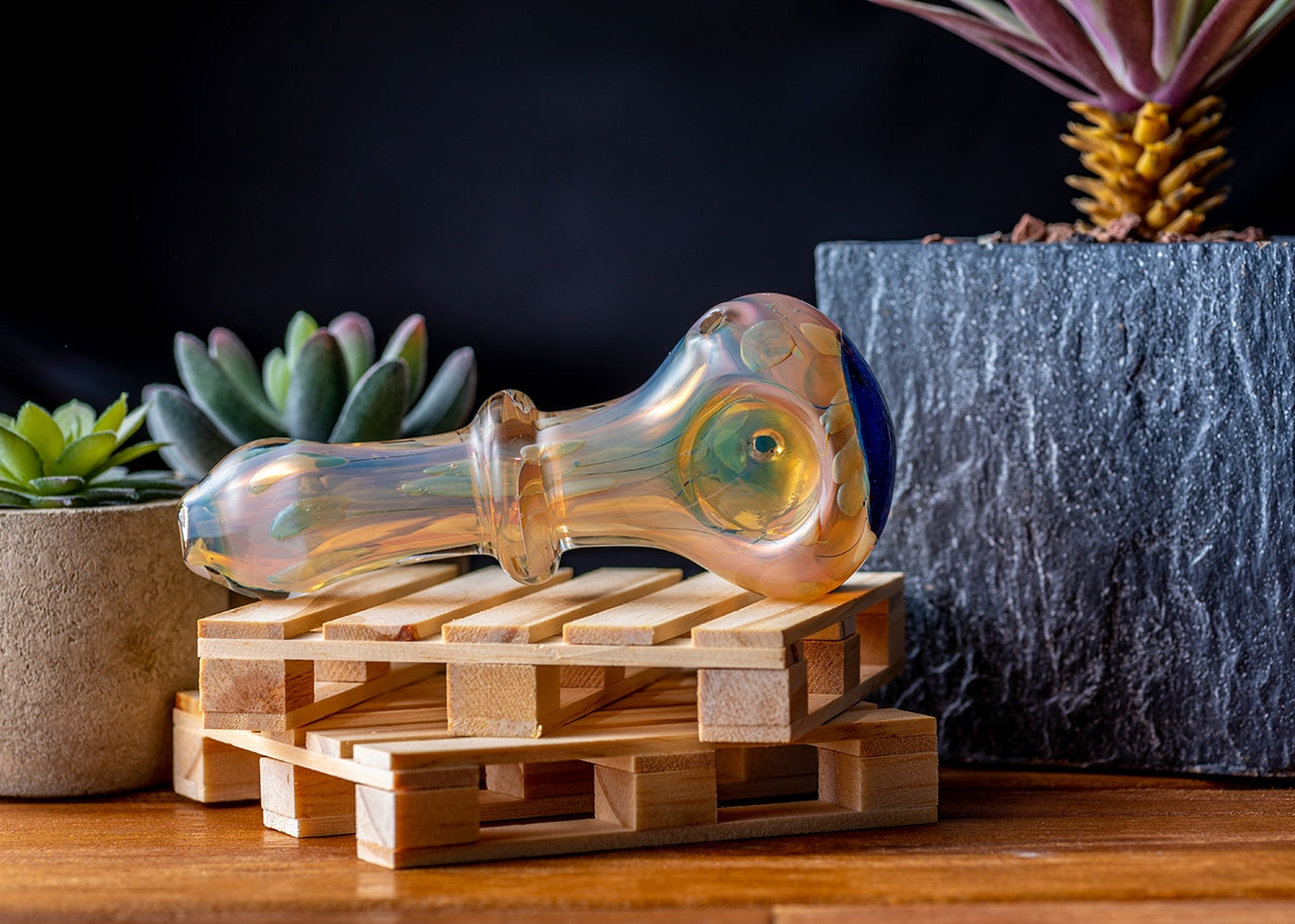4.5" Gold Fumed Stickered Ring & Dotted Spoon Pipe image 3
