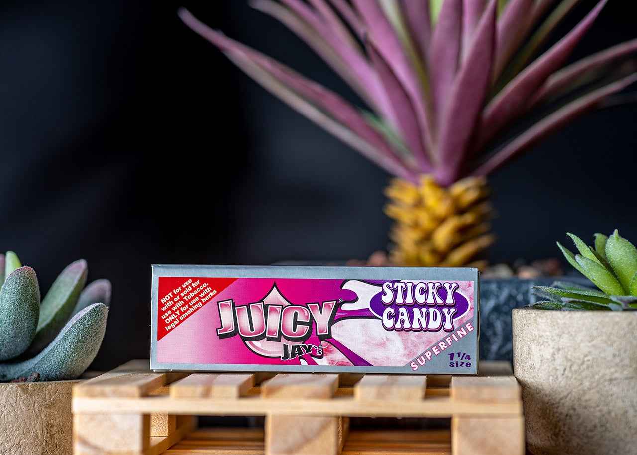 Juicy Jay's Super Fine Rolling Papers - Sticky Candy - 1 1/4"