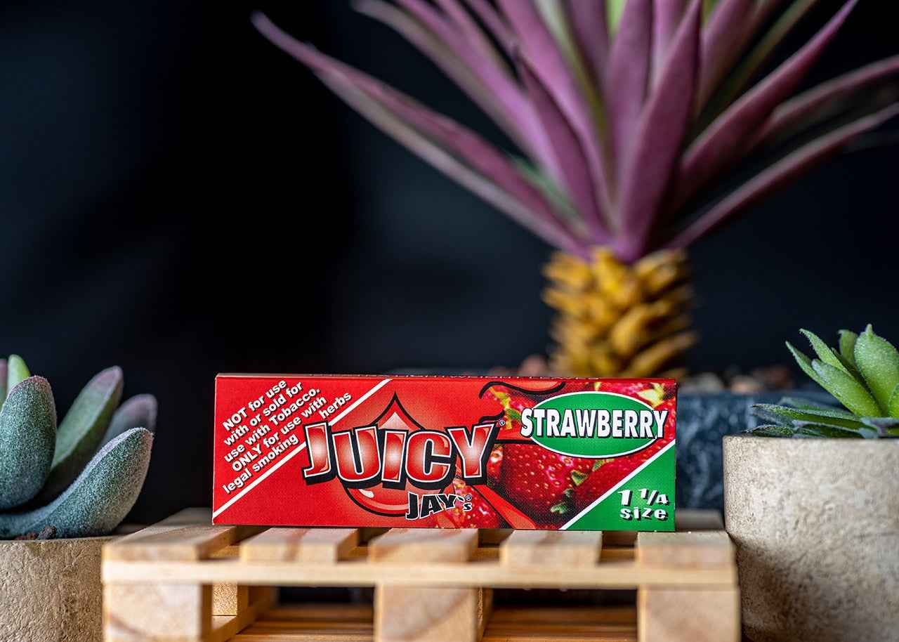 Juicy Jay's Rolling Papers - Strawberry - 1 1/4"