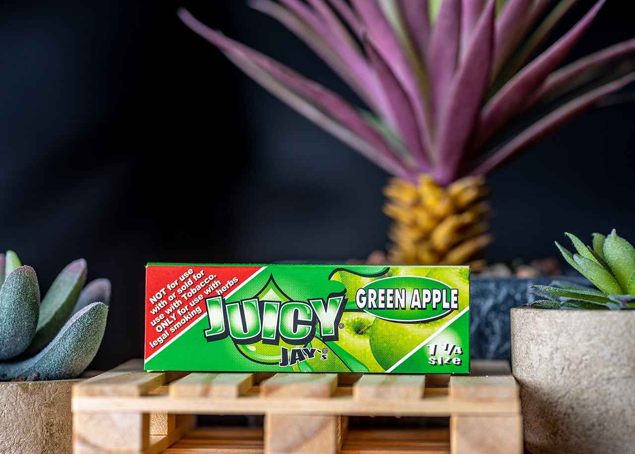 Juicy Jay's Rolling Papers - Green Apple - 1 1/4"