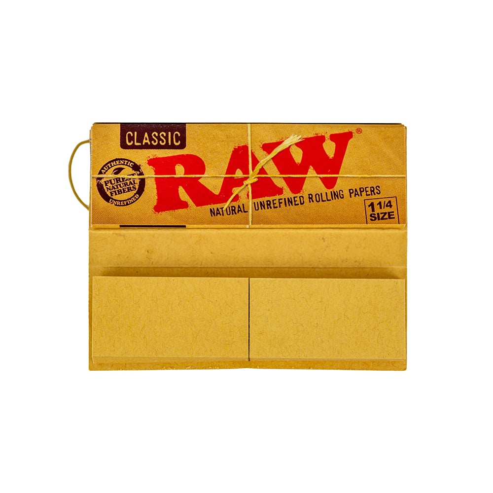 RAW Classic Connoisseur Rolling Papers with Tips - 1 1/4" image 3