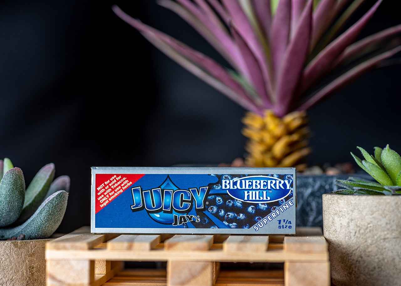Juicy Jay's Super Fine Rolling Papers - Blueberry Hill - 1 1/4"