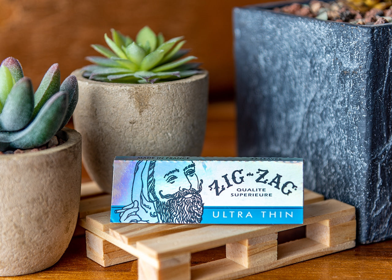Zig-Zag Ultra Thin Rolling Papers - 1 1/4" image 5