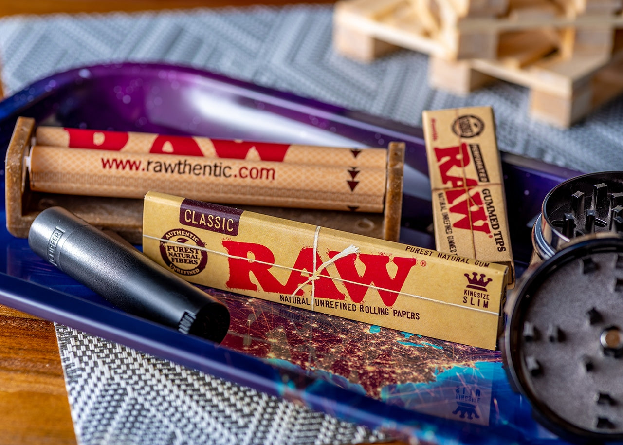 RAW Classic Rolling Papers - King Size Slim image 4