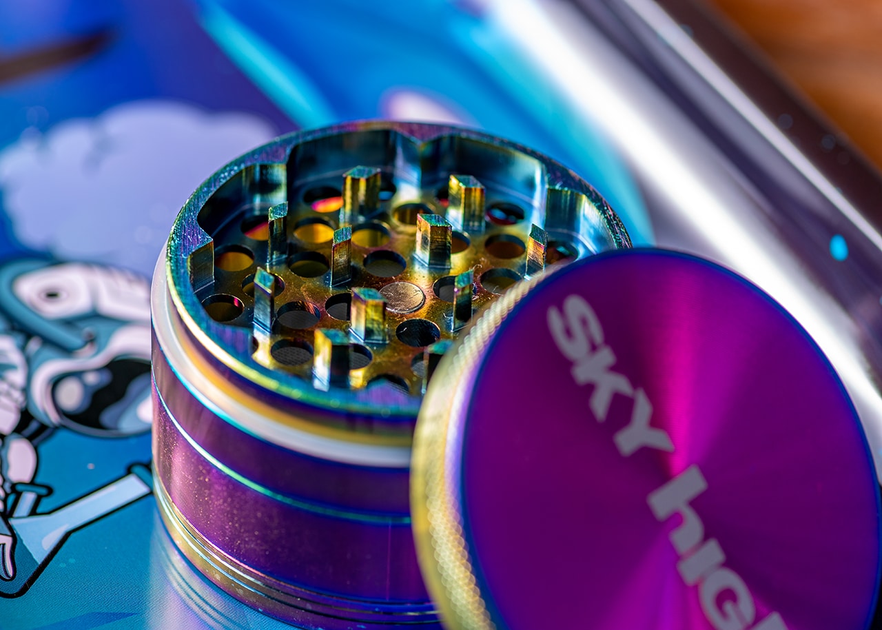 Sky High 4-Piece Aluminum Grinder - Comet Chroma image 5