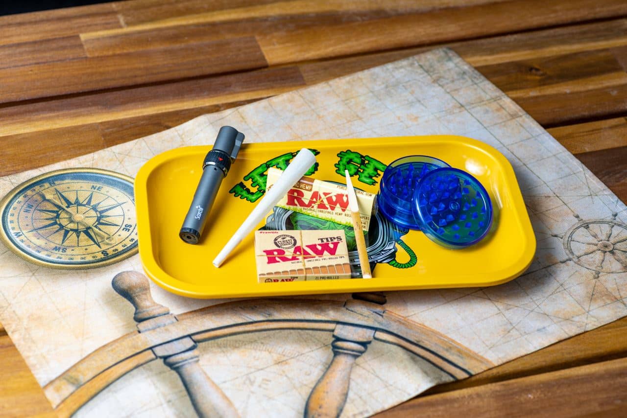 "Let's Get Weird" Alien Rolling Tray image 5