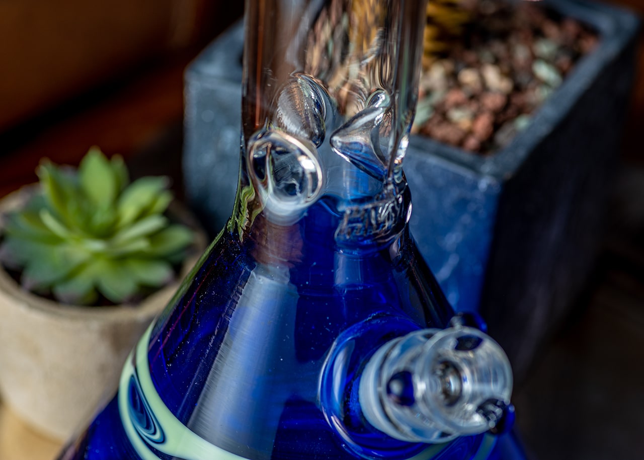 HVY Glass 12" Blue Wave Beaker Bong image 4