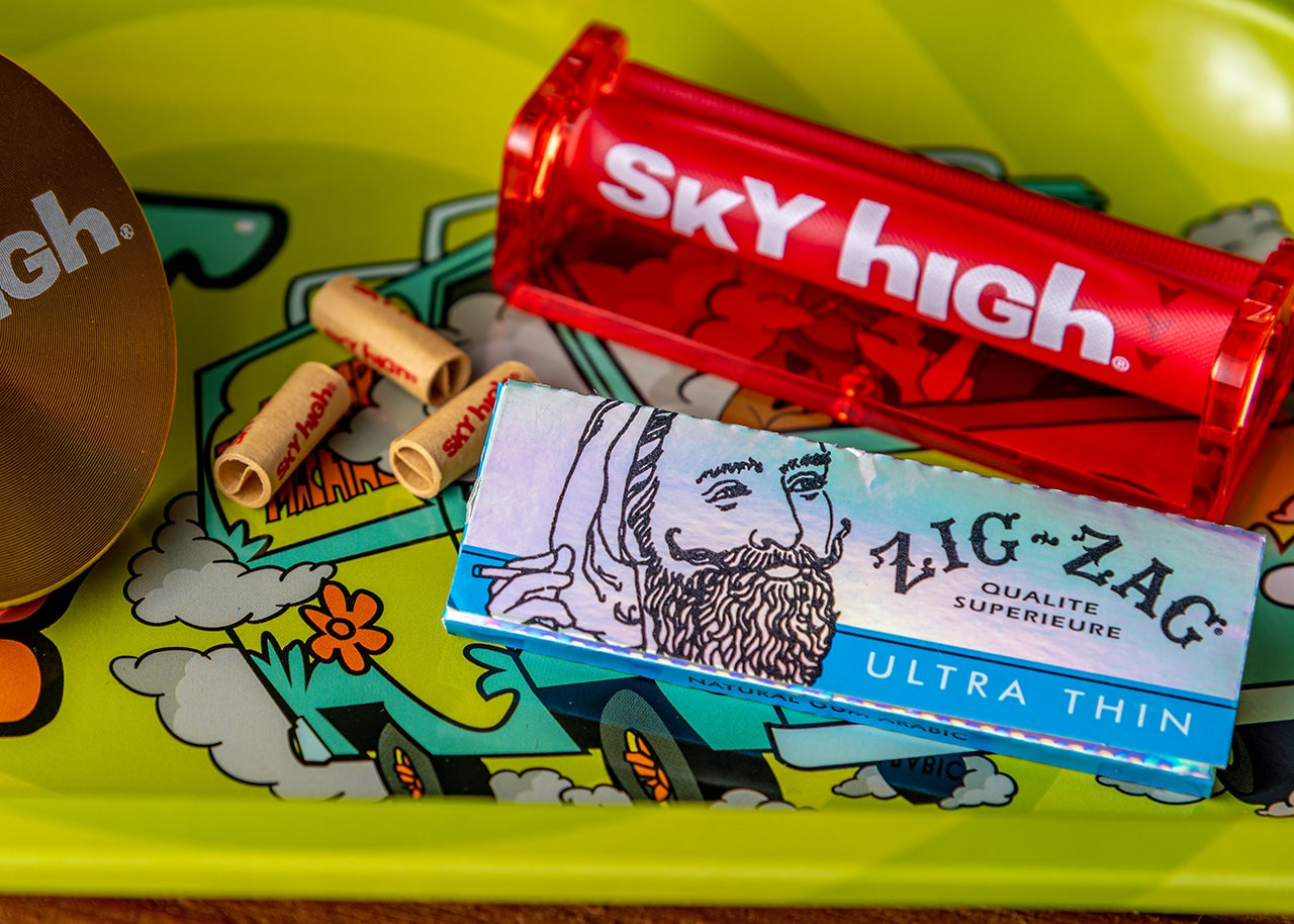 Zig-Zag Ultra Thin Rolling Papers - 1 1/4" image 4